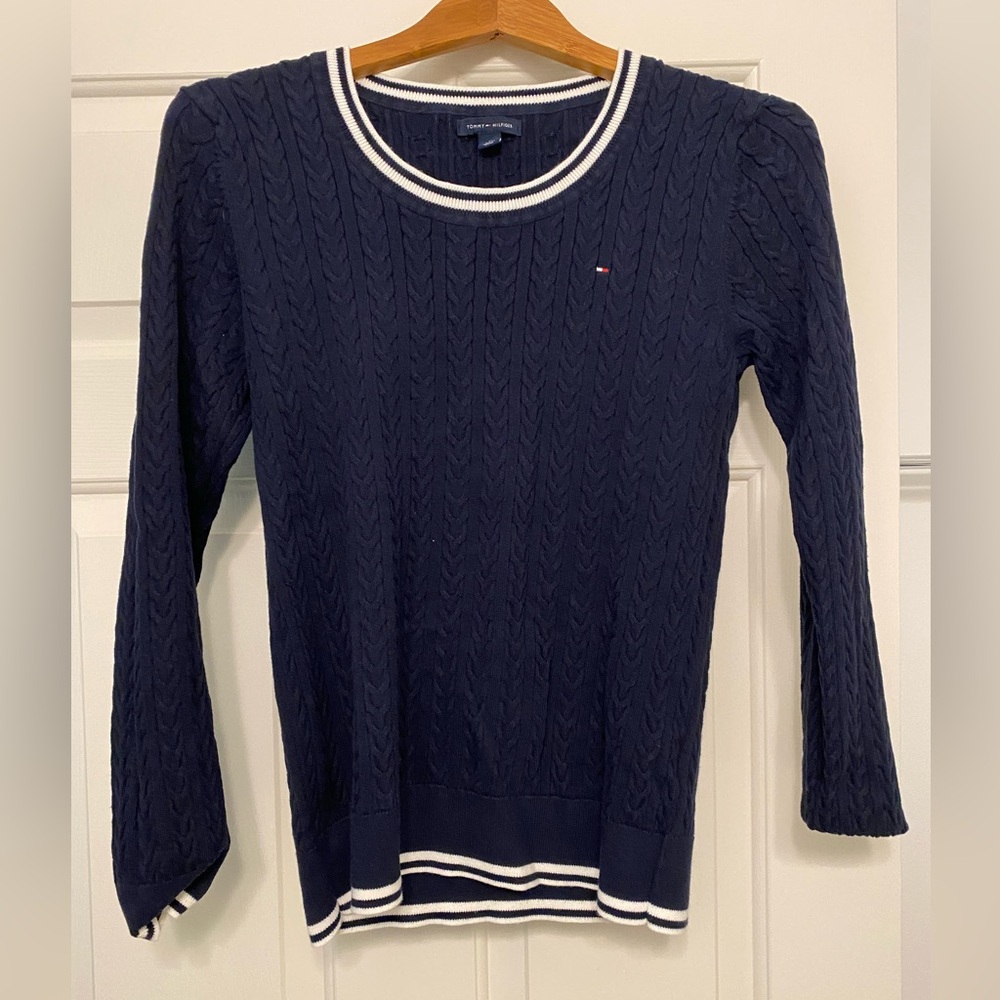 Tommy Hilfiger textured navy sweater. Size large.